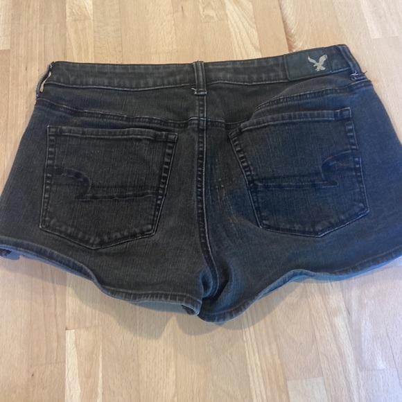 American eagle outfitters black high rise shortie size 8 2” inseam - Picture 3 of 5